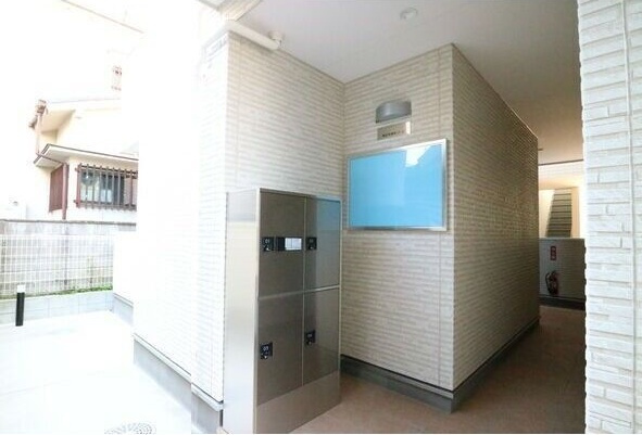 Villa桜本町のエントランス