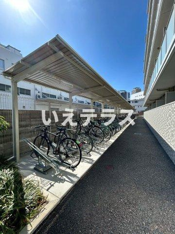 エスプレイス神戸グレースの駐車場