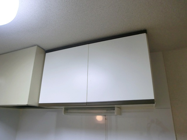 コート・スプルースのキッチン|たくさん入るキッチン上部の収納スペースです！