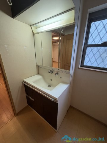 秦野市南が丘4丁目　中古戸建の独立洗面台
