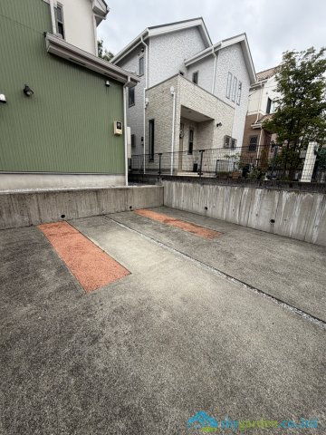 秦野市南が丘4丁目　中古戸建の駐車場