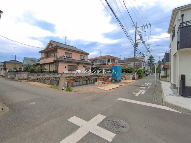 入間市東町4丁目・全2棟　新築一戸建　B号棟の前面道路含む現地写真|2026年7月13日撮影