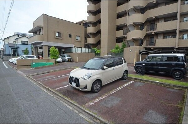 ライオンズマンション瑞穂中根町の駐車場