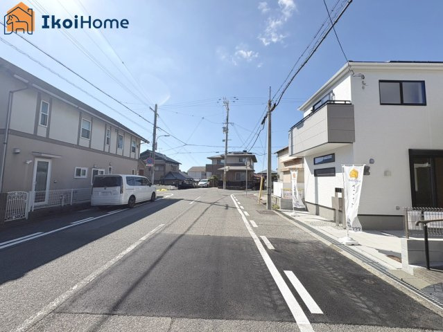 明石市藤が丘1丁目　5期　新築戸建の前面道路含む現地写真|【ホームページに現地動画掲載中】●年中無休：当日予約可●前面道路は南側幅員約10ｍで広々！