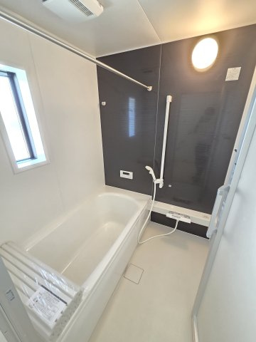 新築　太田市南ヶ丘町第2　1号棟　Cradle Gardenの浴室|現地写真　1坪サイズのユニットバス。浴室暖房乾燥機付きなので、ヒートショック予防や梅雨時期の室内欲しもできちゃいます！