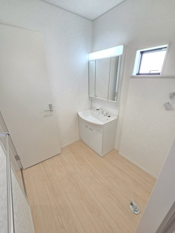 新築　太田市南ヶ丘町第2　1号棟　Cradle Gardenの洗面所|現地写真　洗面脱衣所です！