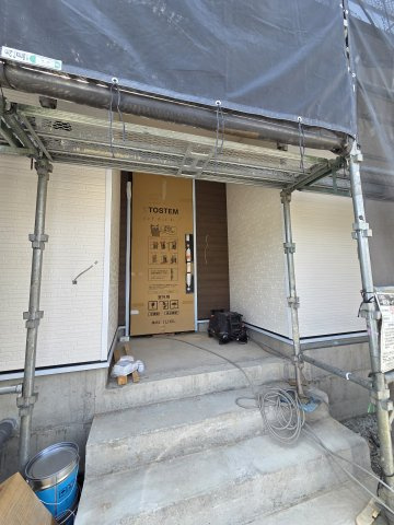 新築　太田市南ヶ丘町第2　1号棟　Cradle Gardenの玄関|現地写真　TVモニタードアホン付きなので防犯面も安心です！