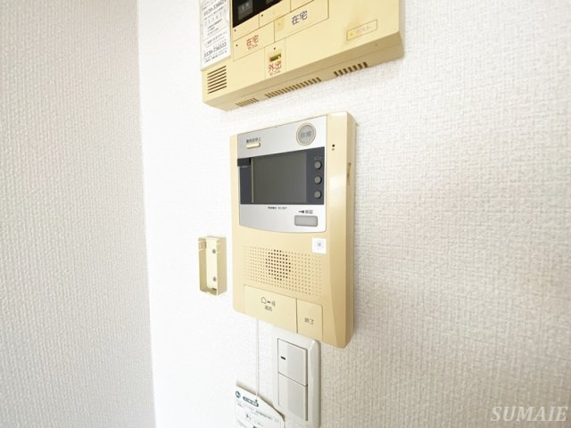 ジーベック滝野川のセキュリティ|モニター付きインターホンです☆