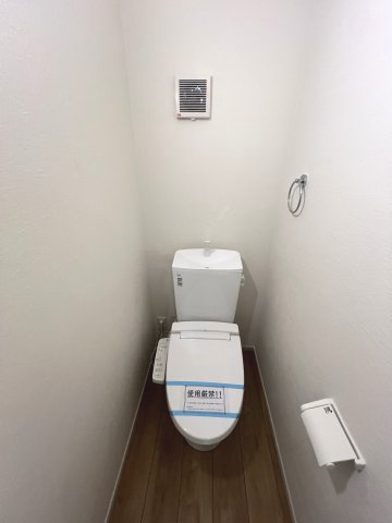 昭島市福島町　新築戸建全1棟のトイレ|2階温水シャワートイレ