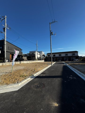 寝屋川市秦町①号地の前面道路含む現地写真