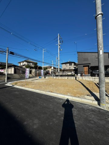 寝屋川市秦町①号地の前面道路含む現地写真