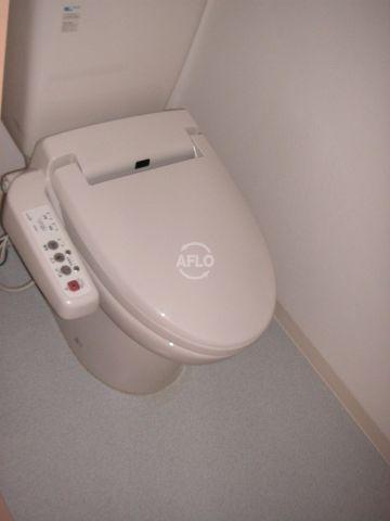 ロイヤルパークスなんばのトイレ|ロイヤルパークスなんば　温水暖房便座付き