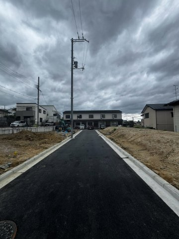 寝屋川市秦町③号地の前面道路含む現地写真