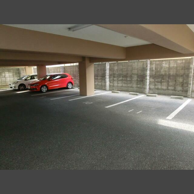熊本市中央区国府３丁目の賃貸マンションの駐車場