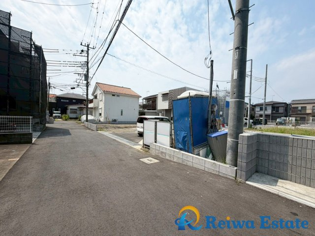 新築戸建　茅ヶ崎市ひばりが丘の前面道路含む現地写真