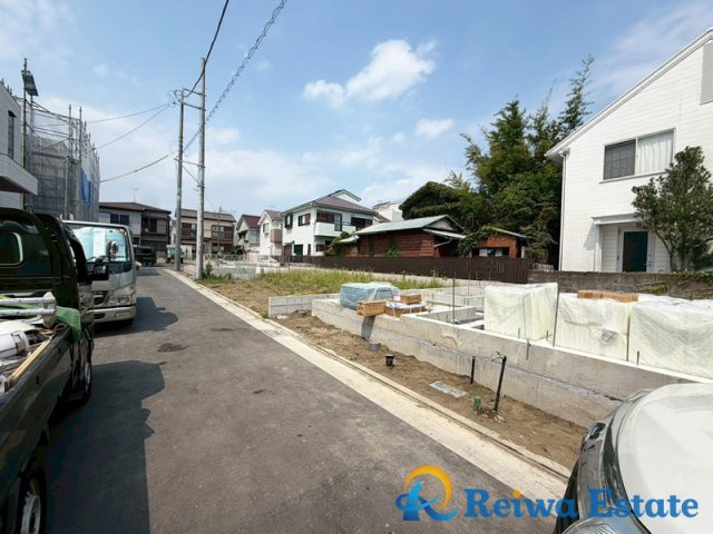 新築戸建　茅ヶ崎市ひばりが丘の前面道路含む現地写真