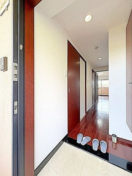 向山ヒルズの玄関