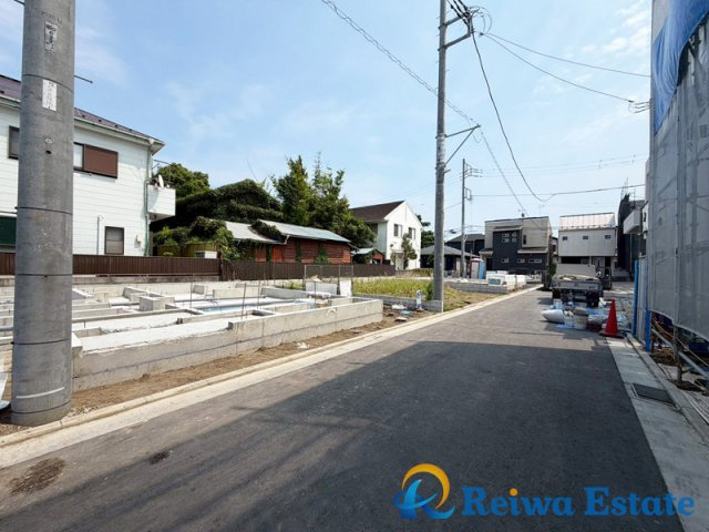 新築戸建　茅ヶ崎市ひばりが丘の前面道路含む現地写真