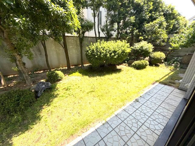 【庭】 | ベルヴィ本山中町