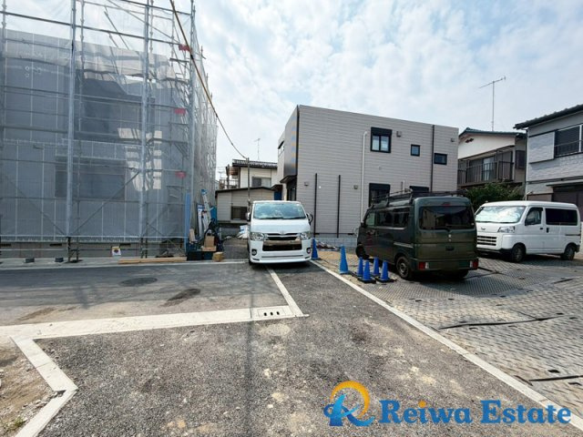 新築戸建　茅ヶ崎市ひばりが丘の前面道路含む現地写真