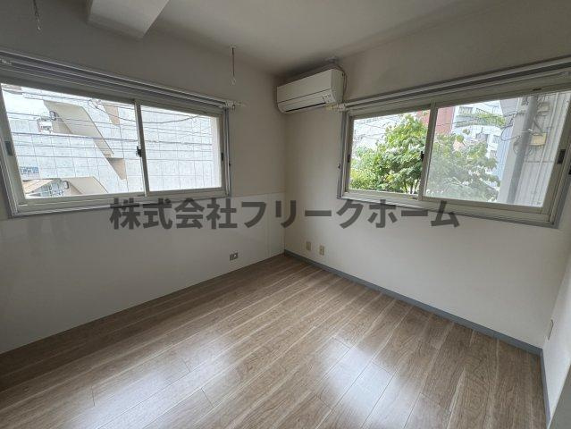三鷹市下連雀４丁目の賃貸マンションの居間・リビング
