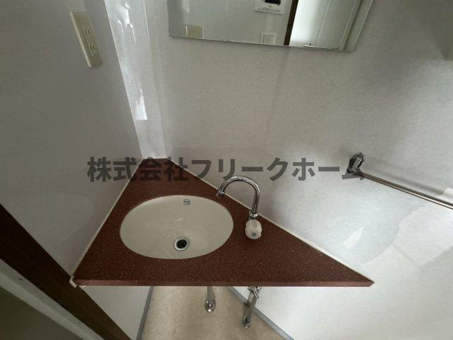 三鷹市下連雀４丁目の賃貸マンションの独立洗面台