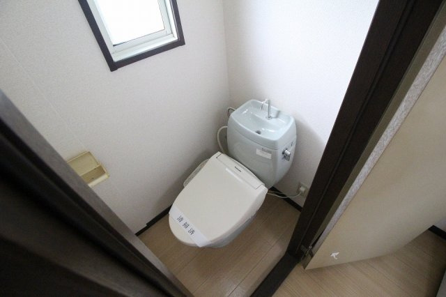 サンロードのトイレ|※別部屋の写真です