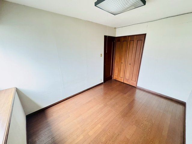 日吉台6丁目　売戸建ての洋室