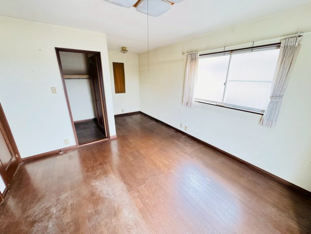 日吉台6丁目　売戸建ての洋室