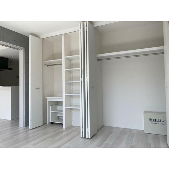 【収納】 | プライマル中野新橋 | クローゼット完備。