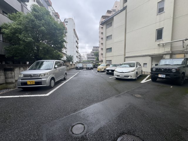 中銀新葛西マンシオン（5階部分）／仲介手数料無料／内装新規フルリノベーションの駐車場