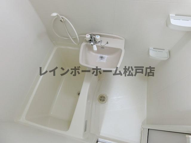 特典：仲介手数料が無料です!!の浴室