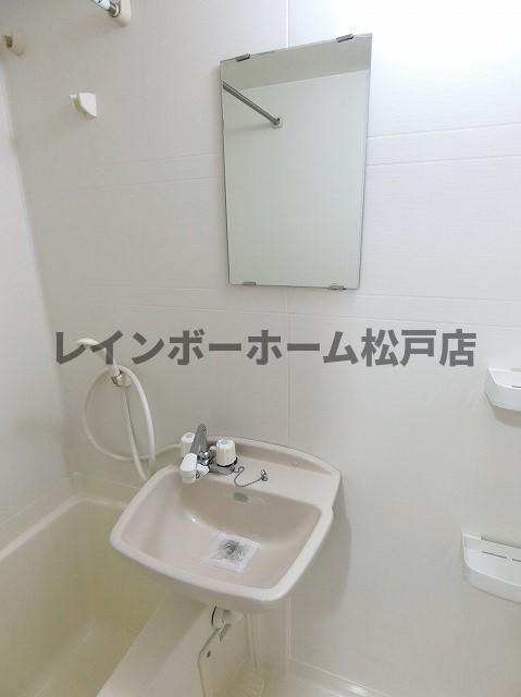 特典：仲介手数料が無料です!!の洗面所
