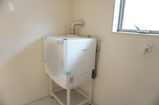 草加市両新田東町 新築分譲住宅のその他|ガス乾燥機