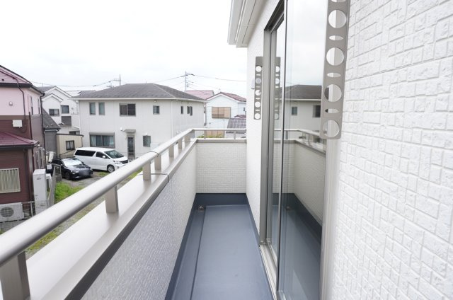 草加市両新田東町 新築分譲住宅のバルコニー