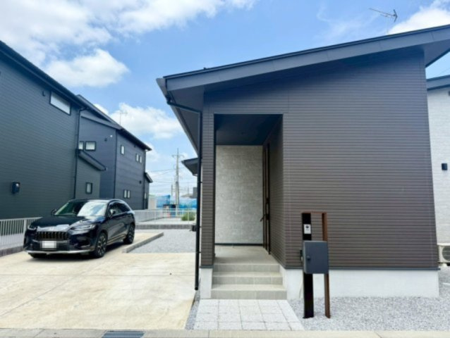 小山市乙女　中古住宅の外観