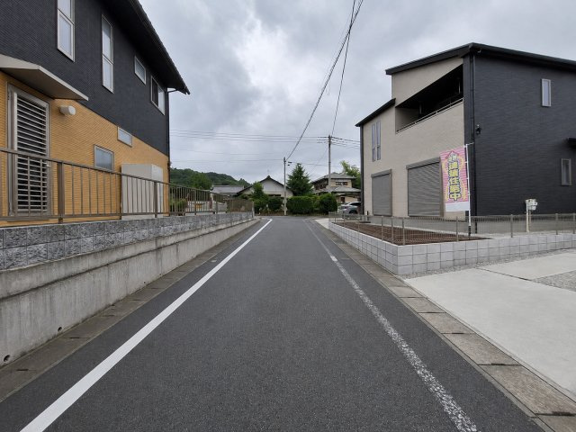 GRAFARE 高崎市石原町3期 2号棟の前面道路含む現地写真|現地撮影