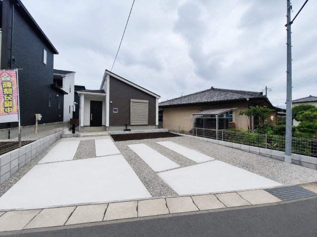 GRAFARE 高崎市石原町3期 2号棟の駐車場|現地撮影