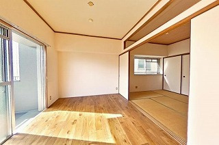 エレガンテ大川筋の洋室