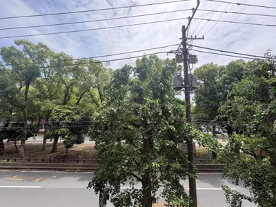  | バルコニー前面は大通り公園に… 