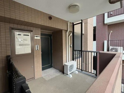  | 玄関前に、門扉付きの専用ポー… 