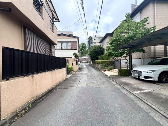 【前面道路含む現地写真】 | 北区赤羽台３丁目　売地 | 住まいへのアクセスがしやすく、日々の暮らしを快適にサポート