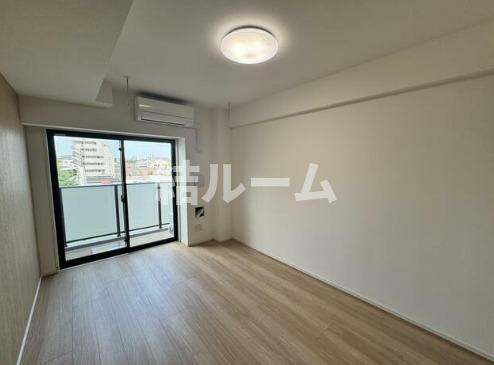 板橋区板橋４丁目の賃貸マンションの居間・リビング