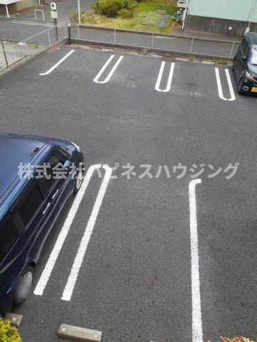 ハーモニーの駐車場