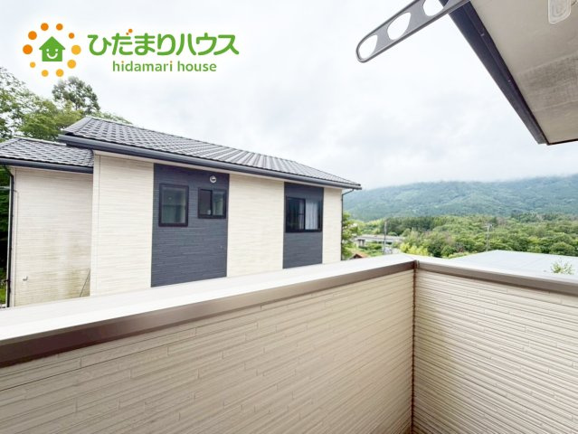 いわき市内郷高野町じゃく打　中古戸建　のバルコニー|あたたかな光が差し込む、南向きのバルコニー(#^^#)