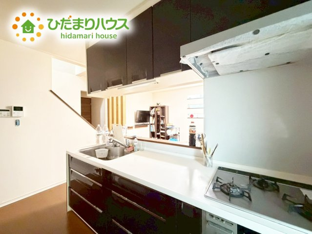 いわき市内郷高野町じゃく打　中古戸建　のキッチン|料理をしながらでも、ご家族との会話を楽しめる対面式キッチン
