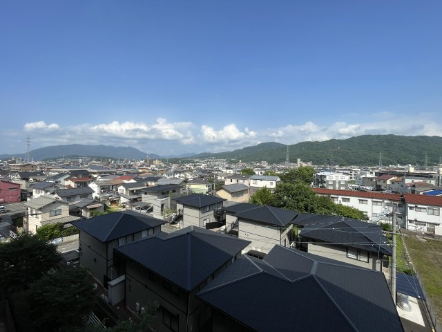 パークハウス中筋＆ガーデンの展望|街並みや緑の景色を広く見渡せる眺望です。利便性と住みやすさが調和し、落ち着いて暮らせる住環境です。