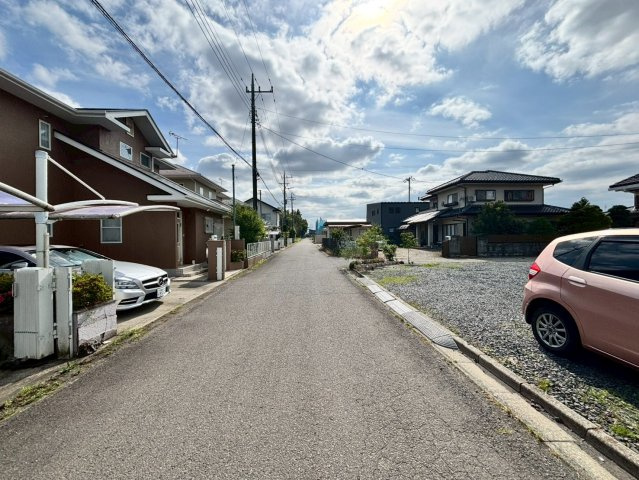 那須塩原市一区町　中古戸建の前面道路含む現地写真