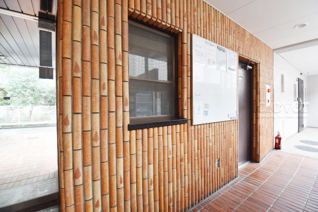 【受付】 | ライオンズマンション神楽坂第二 | 管理人さんが勤務する管理室です。マンションに出入りする人たちを見守り、注意を払ってくれています。～即日のご見学可能～　お問合せはお気軽にどうぞ。