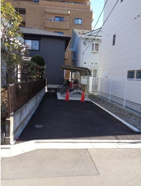 DエラングラースH仙台宮町の駐車場